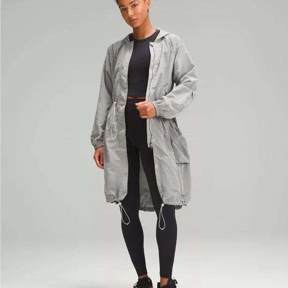 lululemon athletica Gray Utility Rain Jacket Lightweight Relaxed Fit NWOT - Picture 1 of 14